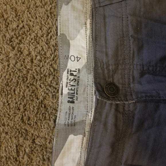 Cargo Shorts - Picture 2 of 3